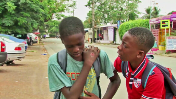 Battement de coeur Les dangers des violences excessives sur les enfants.